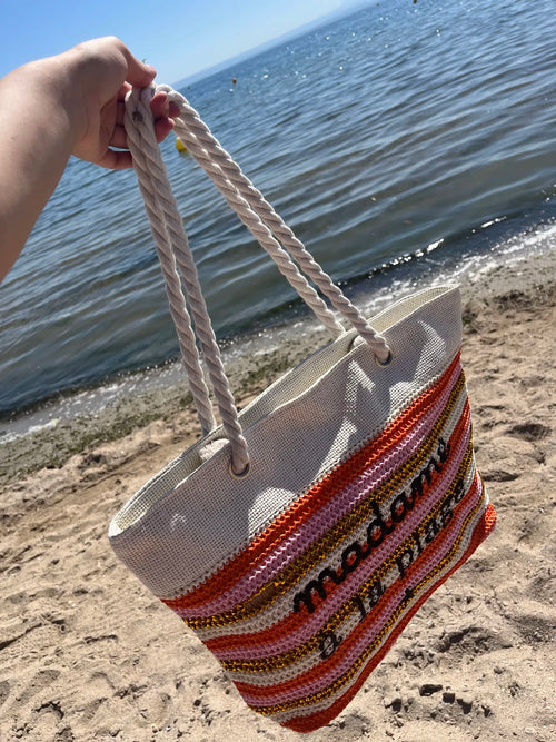 Borsa da Spiaggia "Madame à la Plage" — Grande Borsa Estiva Bohémien con Ricami e Frange Dorate ☀️